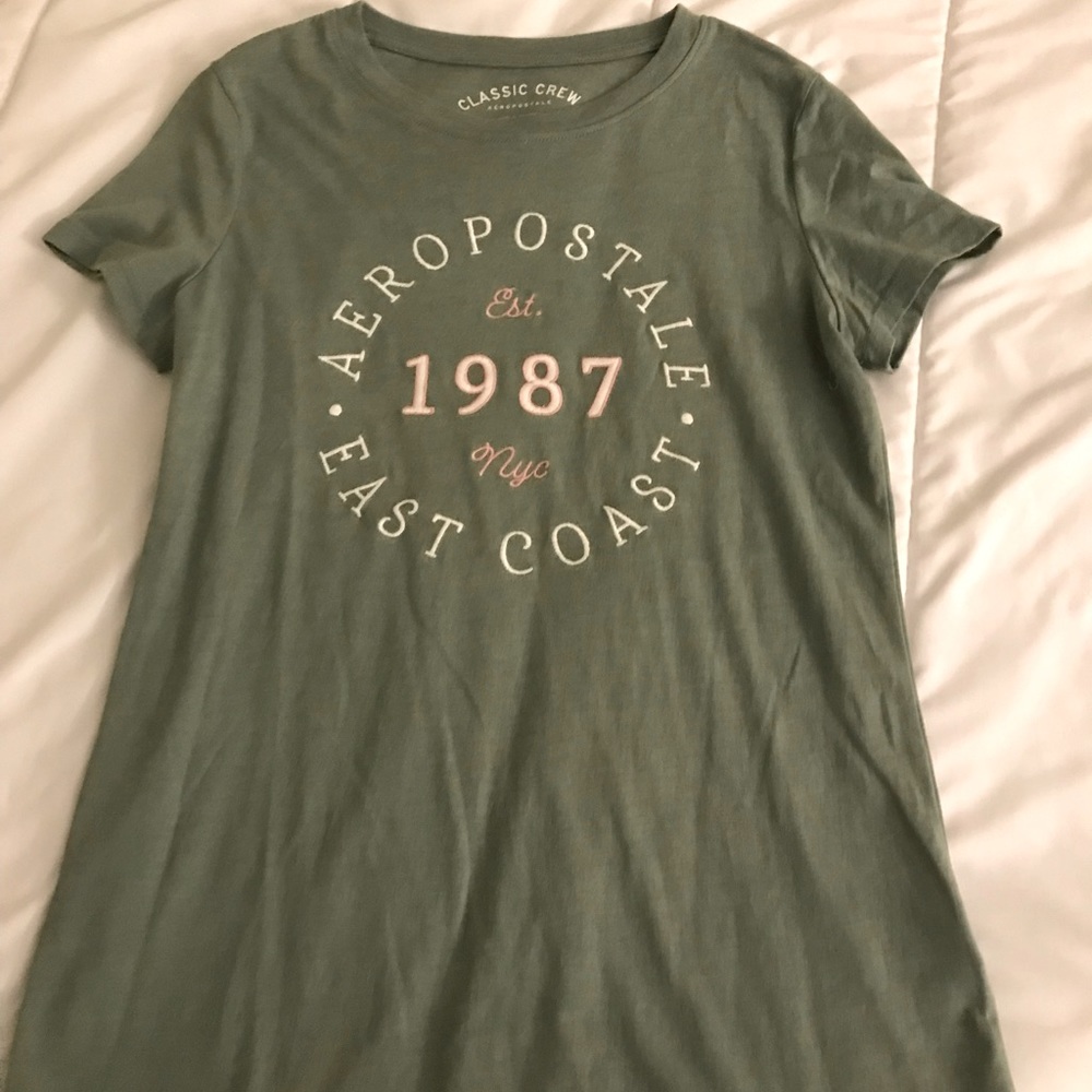 Army green Aeropostale  tee in great condition, never worn